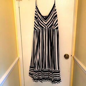 Torrid Black and White Midi Swing Dress - Size 3 NWT